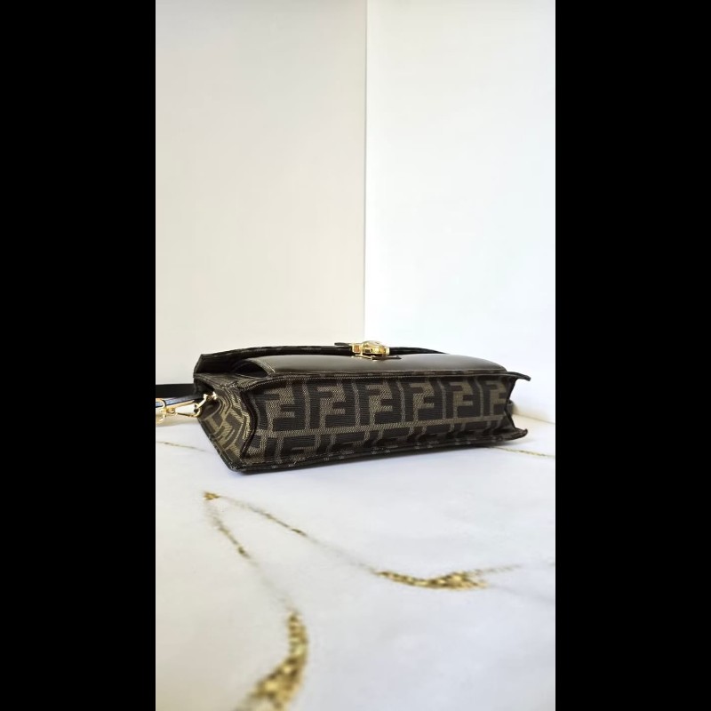 絕版古董包 中古二手包 Fendi 黑咖啡色老花信封風琴包 斜背包 側背包 單肩包-2