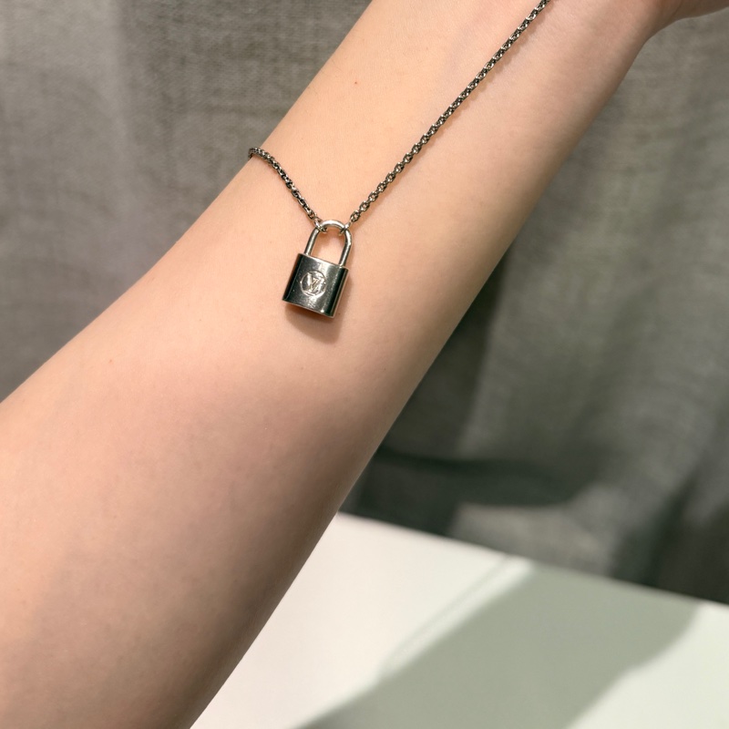 Louis Vuitton 慈善款純銀鎖頭項鍊-7