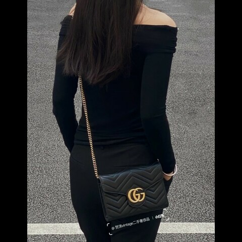 Gucci GG Marmont 黑金 WOC 鏈帶包 經典山形紋