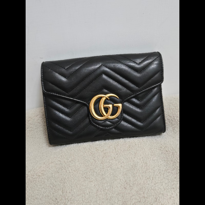 Gucci GG Marmont 黑金 WOC 鏈帶包 經典山形紋-5
