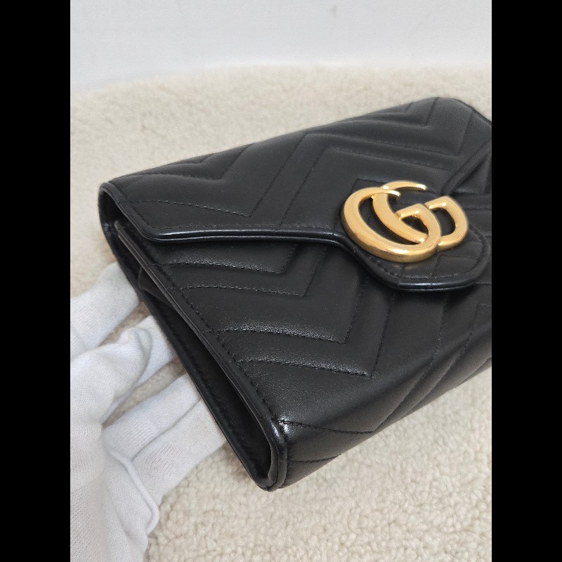 Gucci GG Marmont 黑金 WOC 鏈帶包 經典山形紋-12