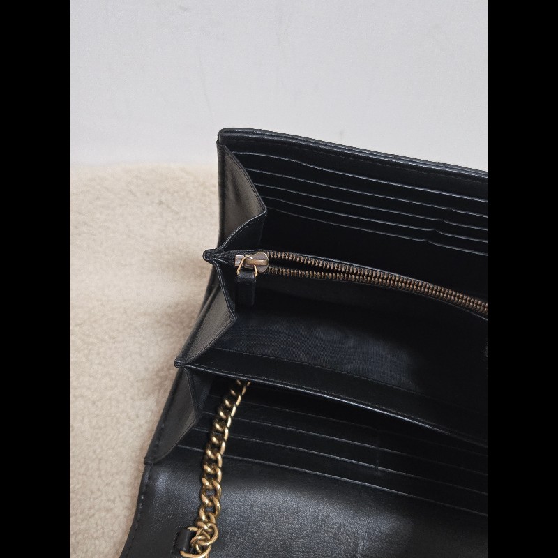 Gucci GG Marmont 黑金 WOC 鏈帶包 經典山形紋-30