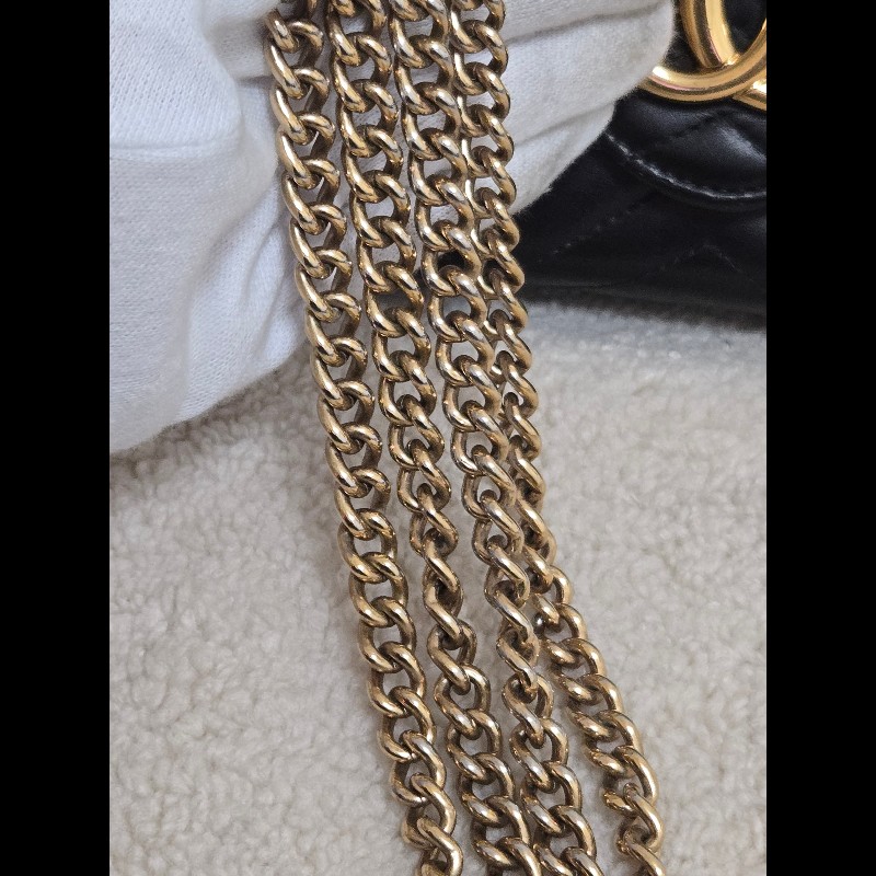 Gucci GG Marmont 黑金 WOC 鏈帶包 經典山形紋-44