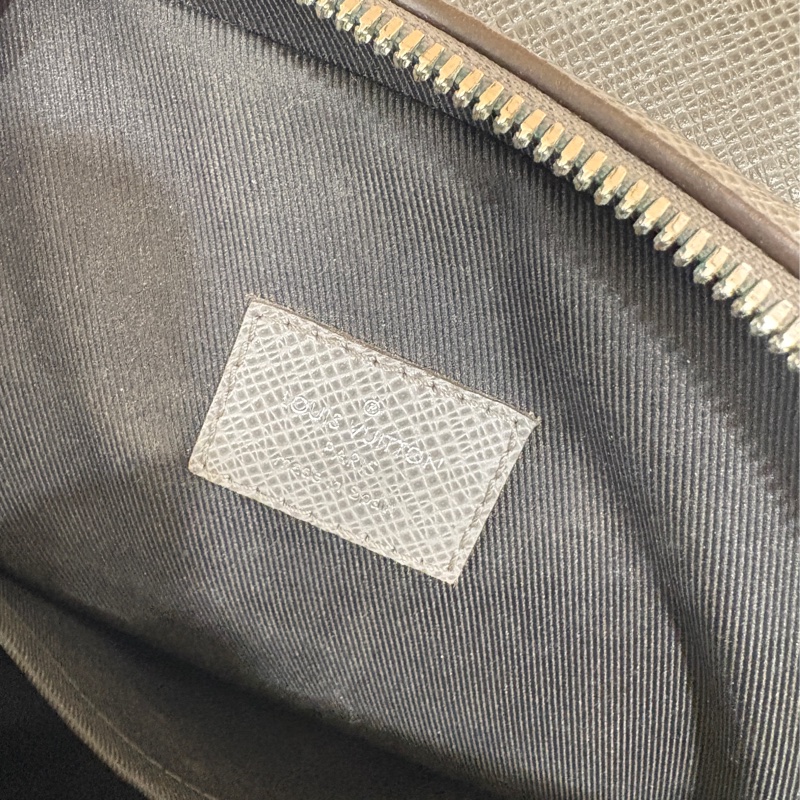 Louis Vuitton 男士肩背包-15