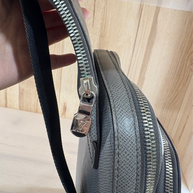 Louis Vuitton 男士肩背包-16