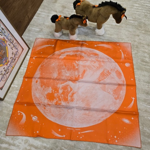 全新 HERMÈS 愛馬仕 Clair de Lune "月光飛馬" 90雙面方巾
