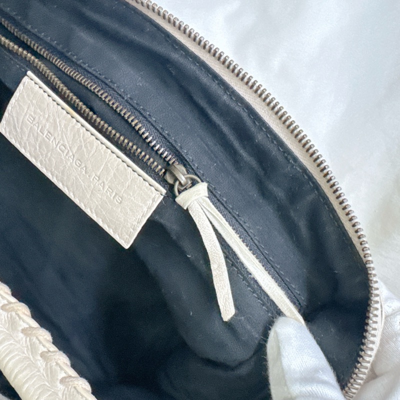 二手正品Balenciaga巴黎世家Classic Day Hobo奶白復古羊皮機車包巴黎世家包巴黎世家機車包肩背-40