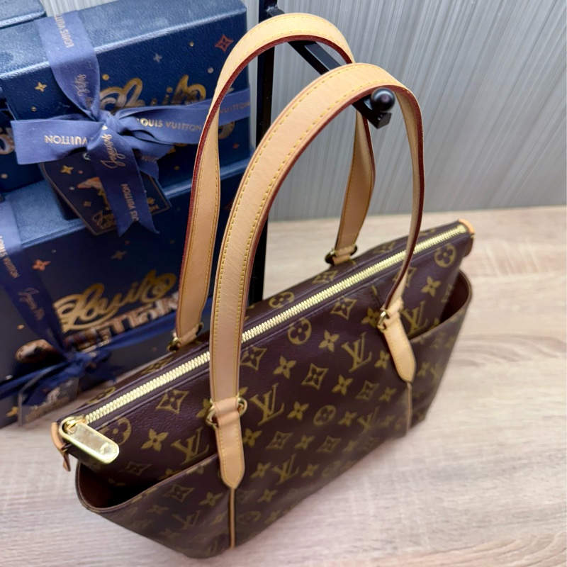 LV M41016 TOTALLY PM 小款兩側口袋拉鍊天心包肩背包-4