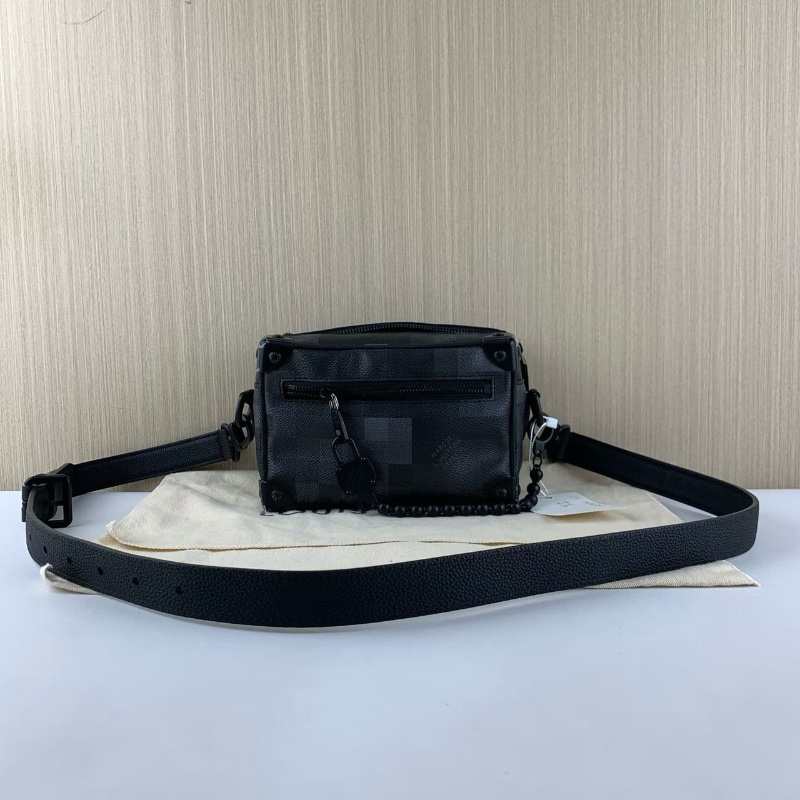 LV  Soft Trunk 馬賽克黑盒子包 芯片款18.5*13 98新配件塵袋-1