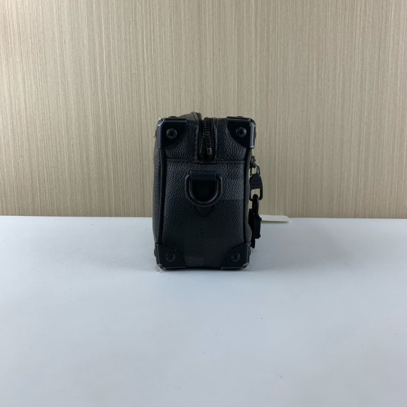 LV  Soft Trunk 馬賽克黑盒子包 芯片款18.5*13 98新配件塵袋-3