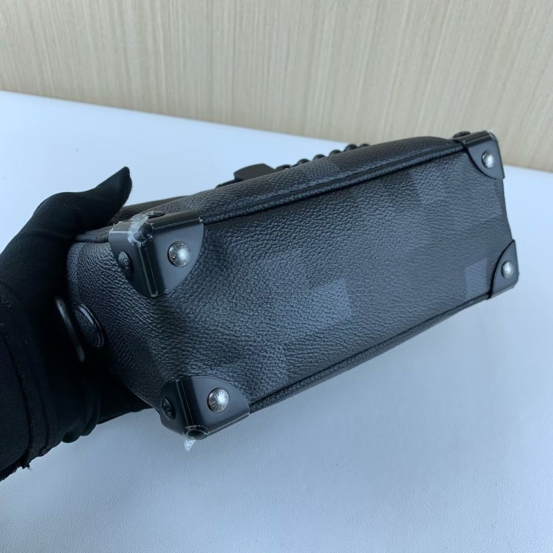 LV  Soft Trunk 馬賽克黑盒子包 芯片款18.5*13 98新配件塵袋-6