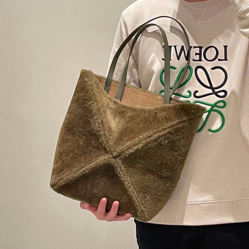🎊新年特賣🧧Loewe Puzzle Fold 羊毛拼接可折疊托特包 橄欖綠-1