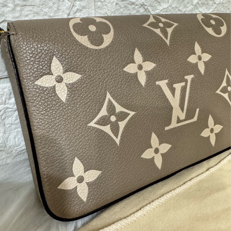 LV M82610 經典Félicie Pochette雙色Empreinte皮革斜背包-斑鳩灰-11