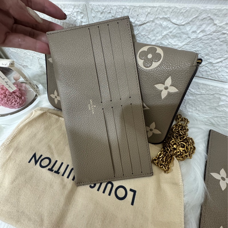 LV M82610 經典Félicie Pochette雙色Empreinte皮革斜背包-斑鳩灰-13