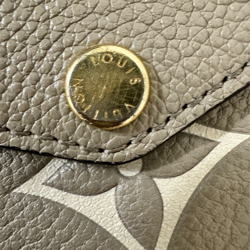 LV M82610 經典Félicie Pochette雙色Empreinte皮革斜背包-斑鳩灰-30