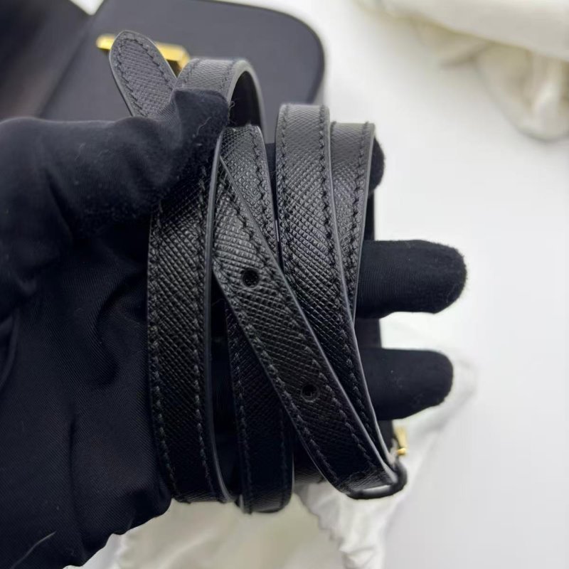 普拉達 Saffiano 皮革單肩包-27