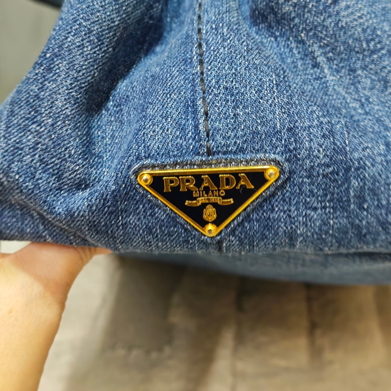 Prada 牛仔沙灘托特包-15