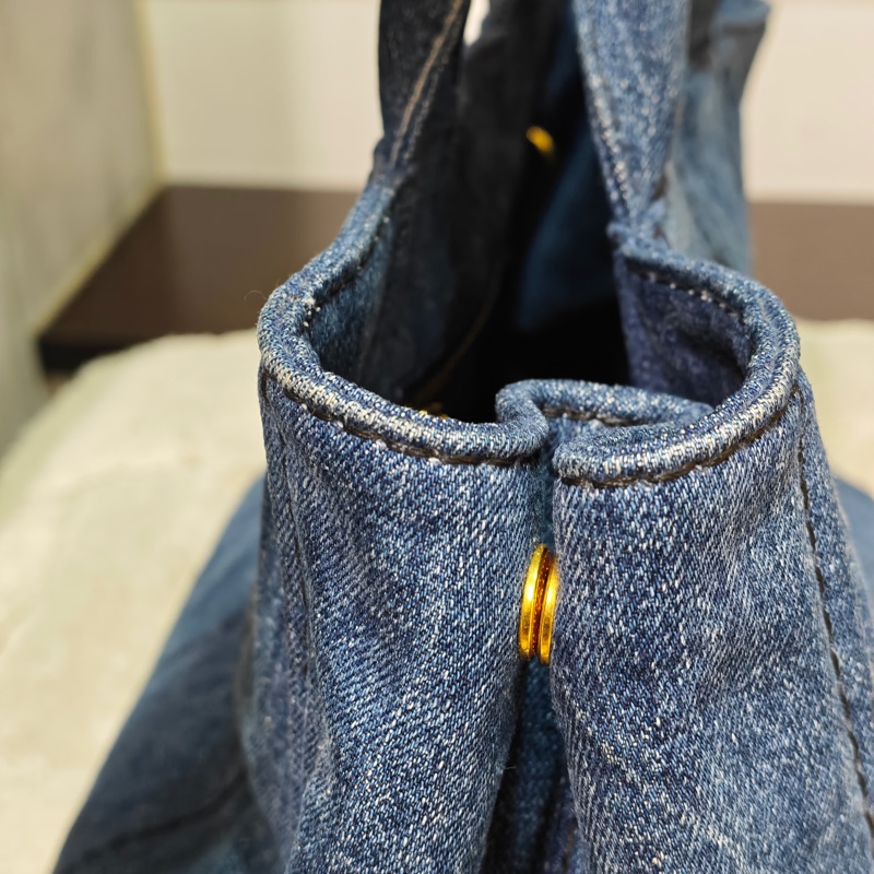 Prada 牛仔沙灘托特包-16