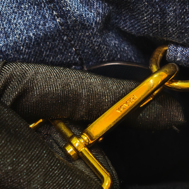 Prada 牛仔沙灘托特包-27