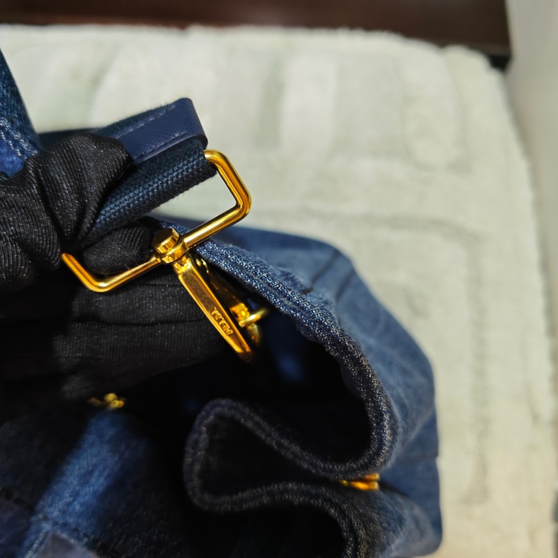 Prada 牛仔沙灘托特包-36