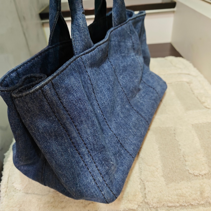 Prada 牛仔沙灘托特包-47
