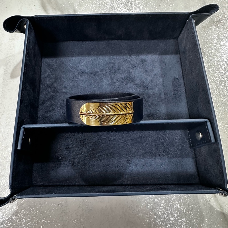 Armani Exchange寶藍色女用皮手環-1