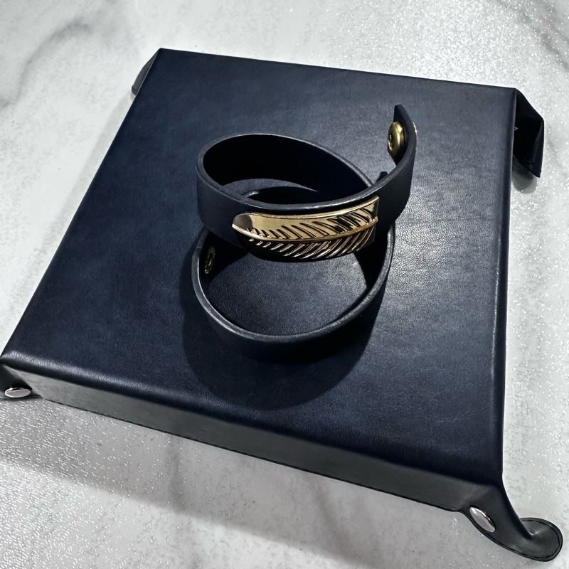 Armani Exchange寶藍色女用皮手環-3