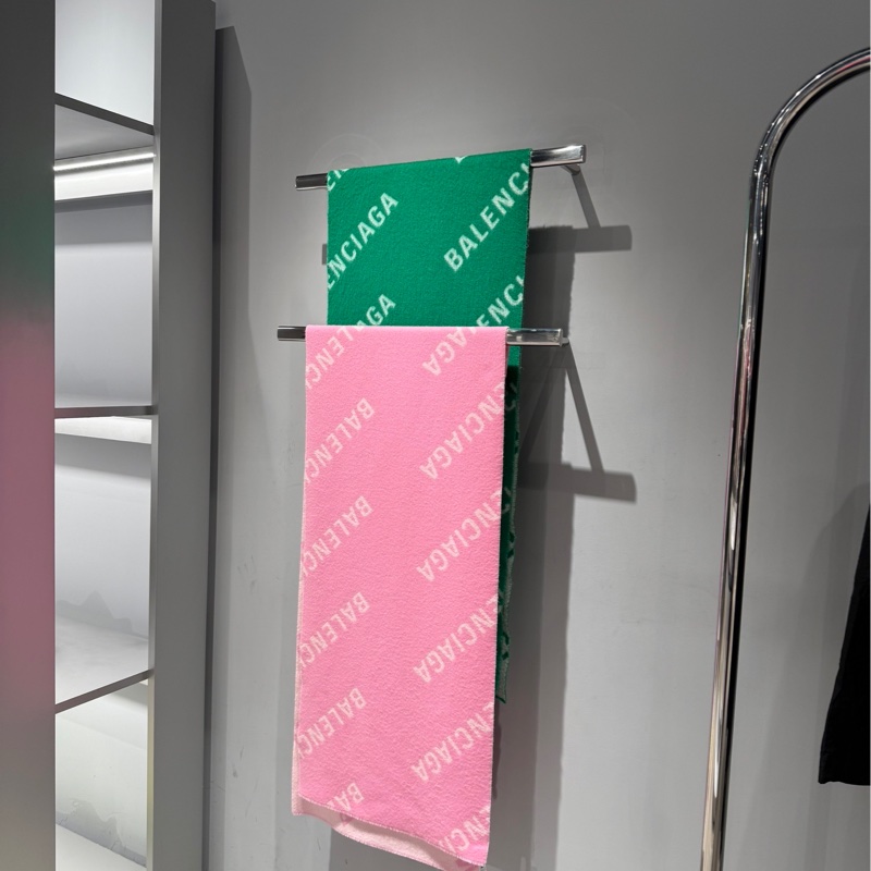 BALENCIAGA 巴黎世家 經典LOGO雙面撞色羊毛長圍巾.綠-1