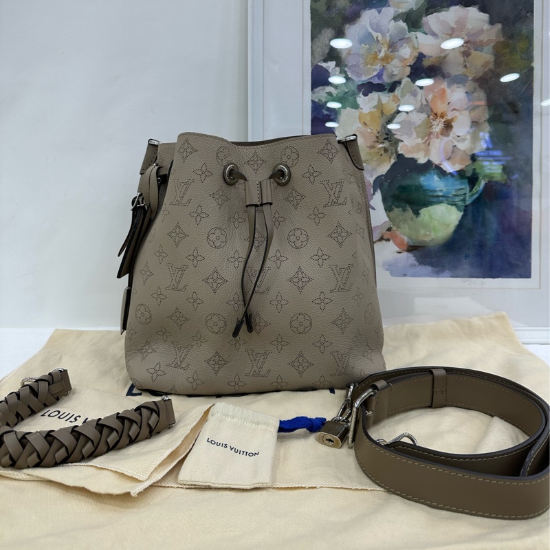 LV大象灰牛皮鏤空muria月光女神水桶包手提斜背包 晶片款-0