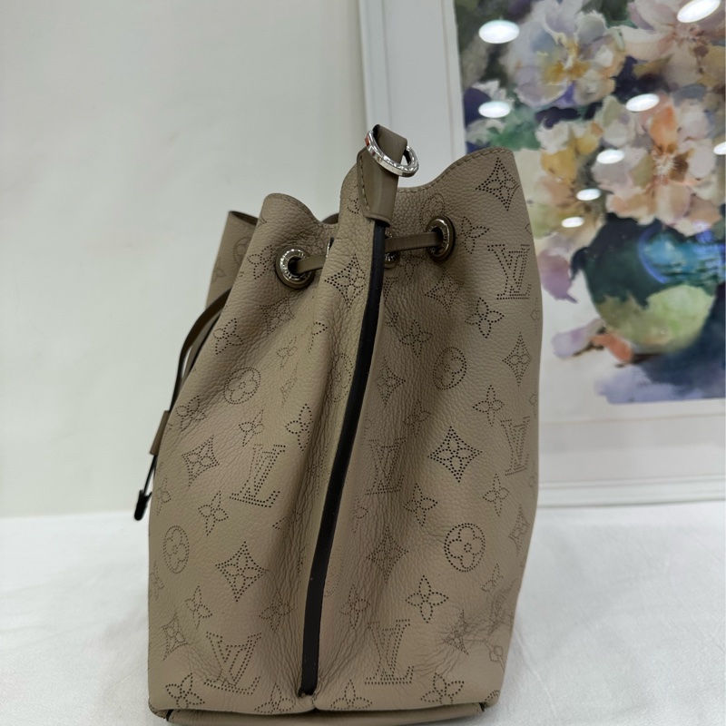 LV大象灰牛皮鏤空muria月光女神水桶包手提斜背包 晶片款-4
