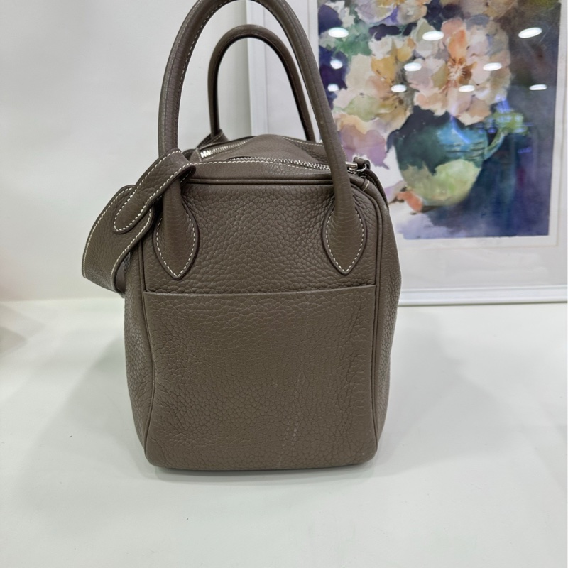 Hermes愛馬仕 Lindy30 大象灰銀扣 TC皮 框O刻-4