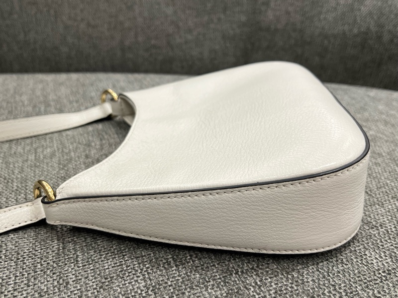 Miumiu白色腋下包 肩背包🤍 山羊皮-6