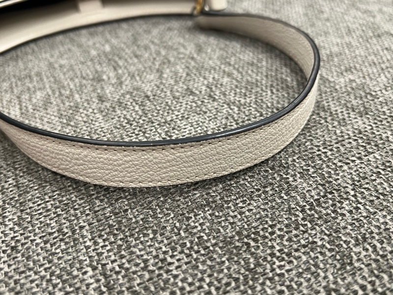 Miumiu白色腋下包 肩背包🤍 山羊皮-9