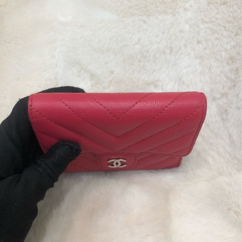 Chanel 紅色V紋荔枝牛皮三摺銀包 XC234-14