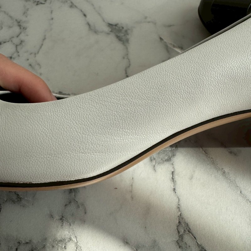 🎉上班必入 FERRAGAMO 白色拼黑底低跟鞋-6