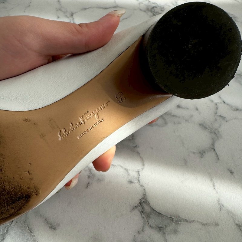 🎉上班必入 FERRAGAMO 白色拼黑底低跟鞋-14