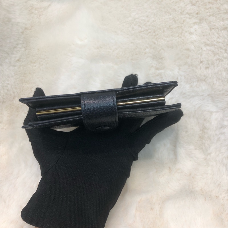 Chanel 中古黑色荔枝牛皮短夾 XC244-4