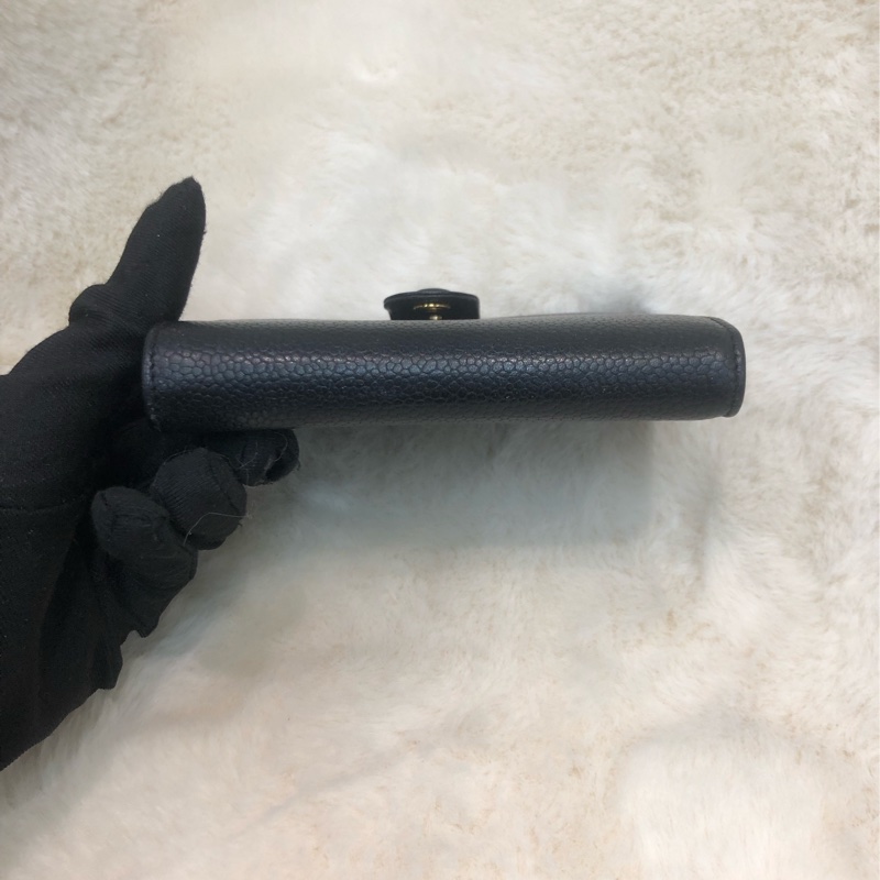 Chanel 中古黑色荔枝牛皮短夾 XC244-5