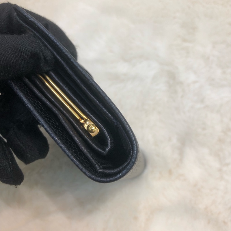 Chanel 中古黑色荔枝牛皮短夾 XC244-6