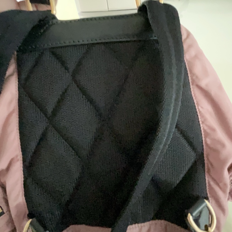 Burberry已絕版金鏈後背包-1