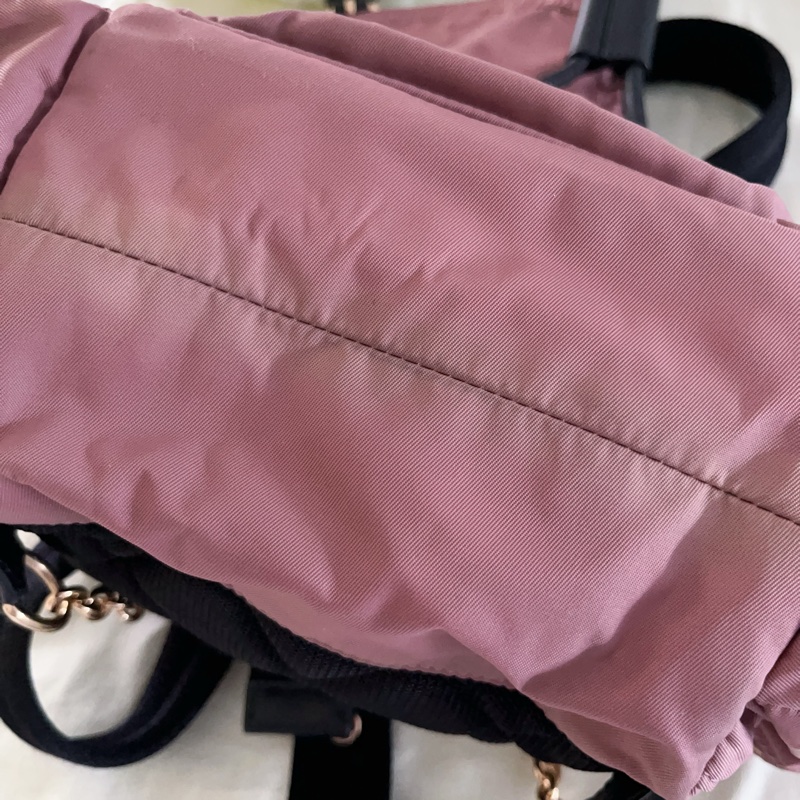 Burberry已絕版金鏈後背包-3