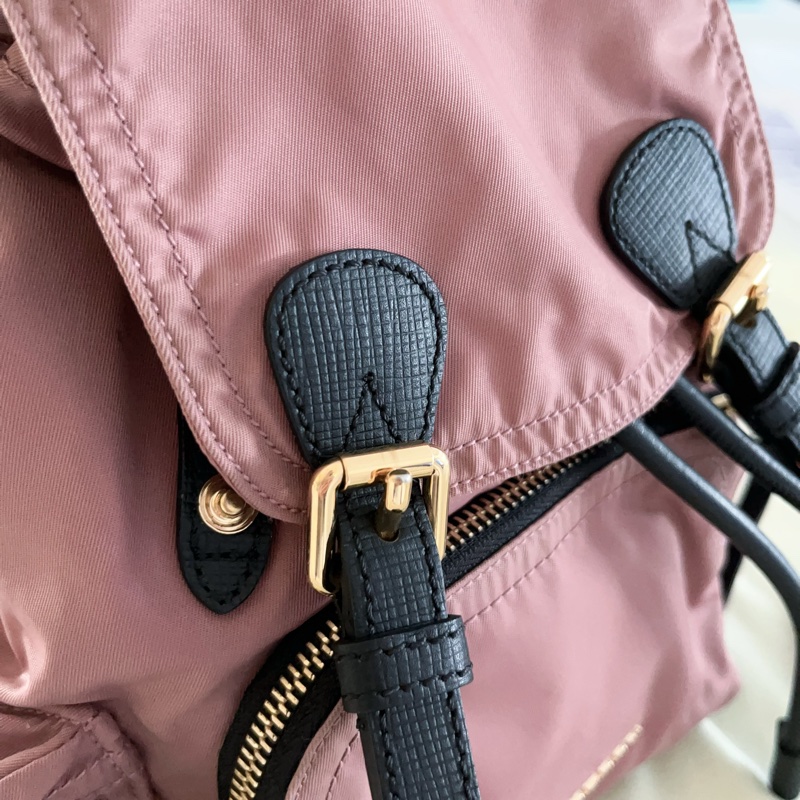 Burberry已絕版金鏈後背包-5