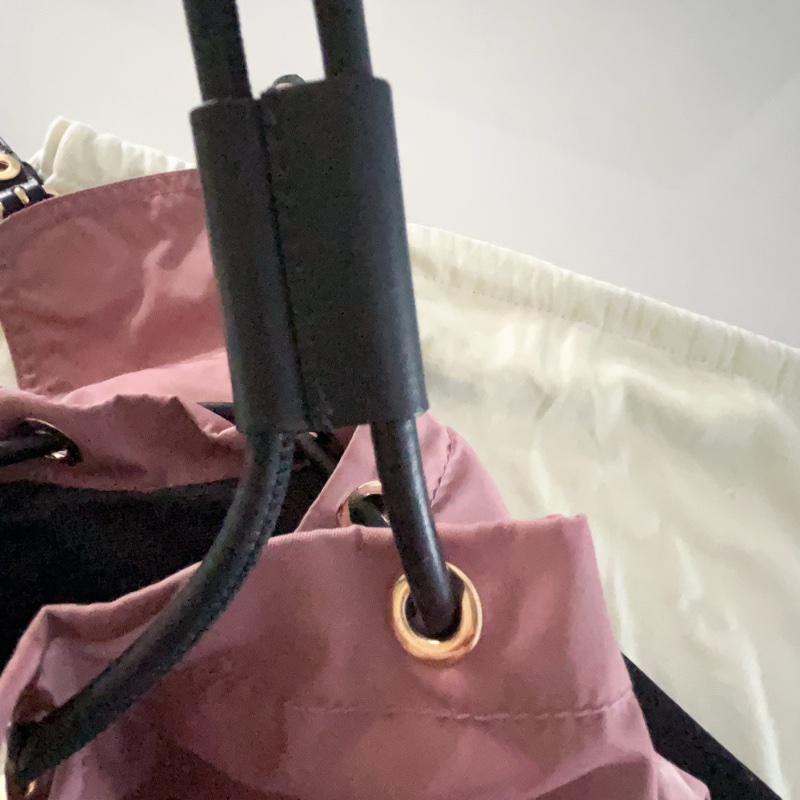 Burberry已絕版金鏈後背包-12