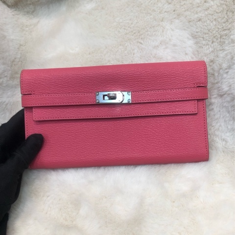Hermes 粉色山羊皮Kelly 銀扣長夾 XC246