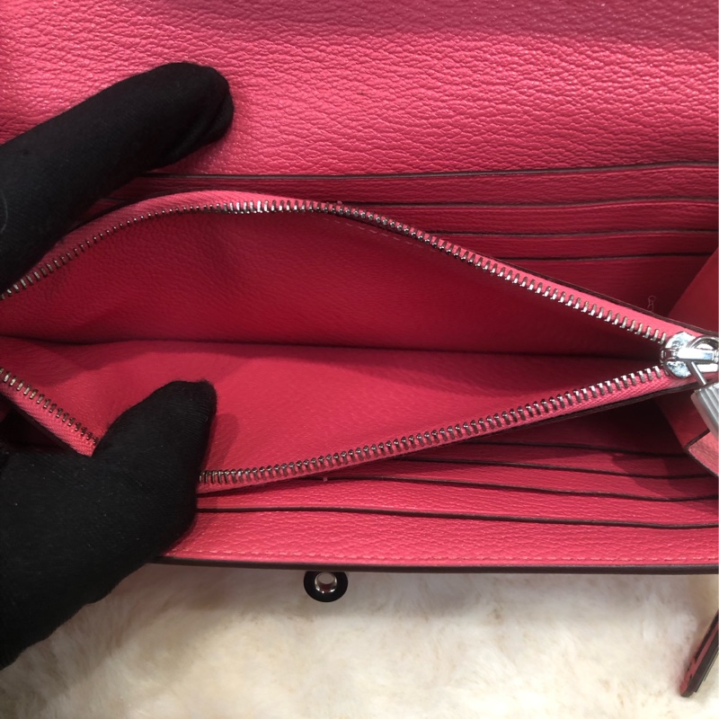 Hermes 粉色山羊皮Kelly 銀扣長夾 XC246-19