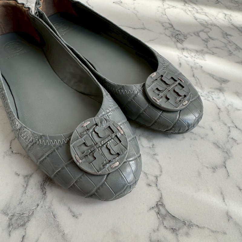 ‼️狀況超好 Tory Burch 灰藍色TB Logo 鱷魚壓紋娃娃鞋-7