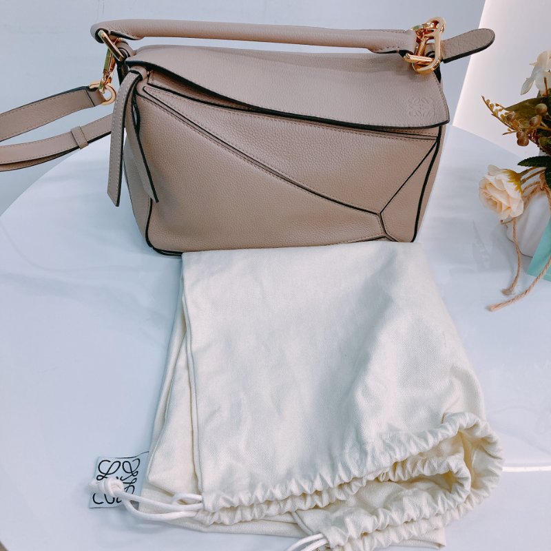 MS0544 Loewe 羅意威 小號 大地色系金扣 手提斜背包 Puzzle Small Grained Calfskin Sand x GHW-17