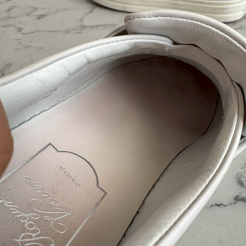 ✨貴婦都愛 RV 白色厚底水鑽方扣樂福鞋-14