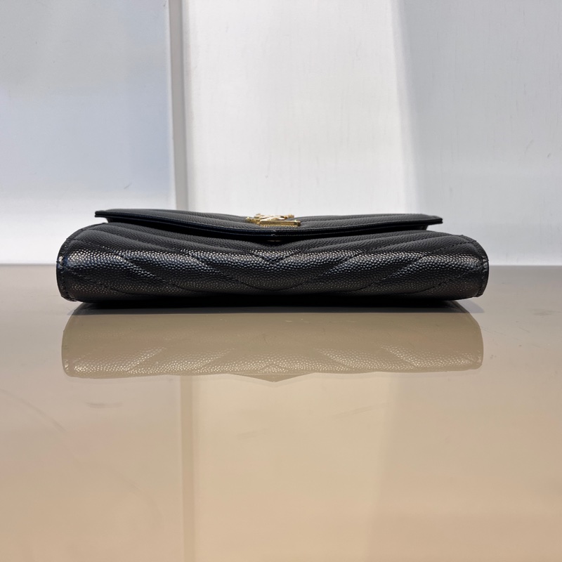 YSL 黑荔枝牛皮山型紋金釦信封下蓋12卡長夾-2