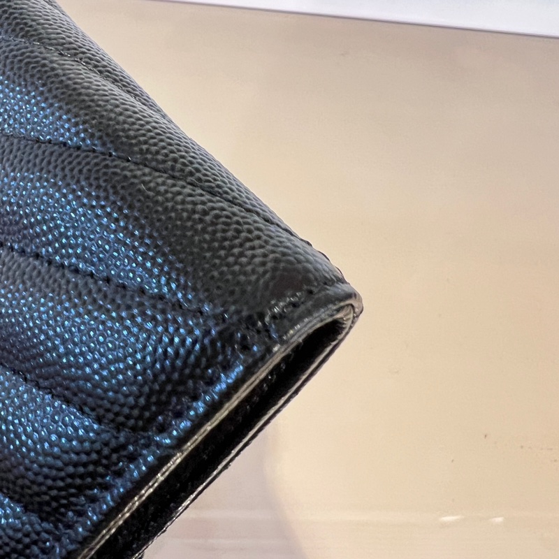 YSL 黑荔枝牛皮山型紋金釦信封下蓋12卡長夾-9